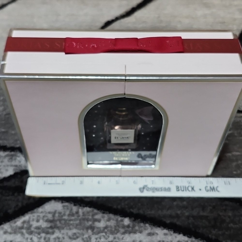 VS TEASE LUXE 3-PIECE FRAGRANCE GIFT SET PRICE FIRM - Picture 6 of 14